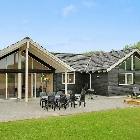18 Person In Tranek R Holiday home Hou (Syddanmark)
